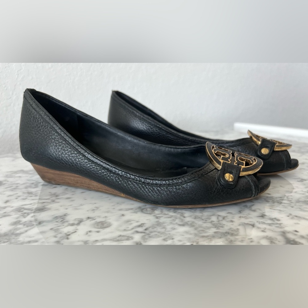 Tory Burch Black Leather Logo Peep-Toe Flats with Gold Hardware - Picture 4 of 8